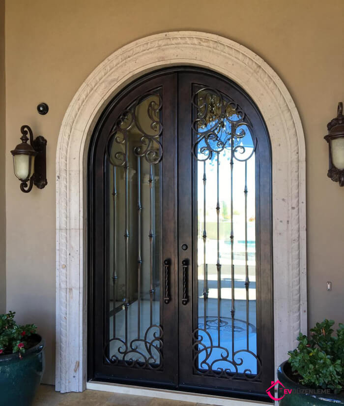 10. Standart ve Klasik Kapıları Sevenlere Özel Ev Düzenleme